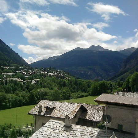 Hotel Ottoz Meuble Courmayeur Eksteriør bilde