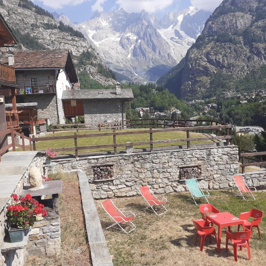 Hotel Ottoz Meuble Courmayeur Eksteriør bilde