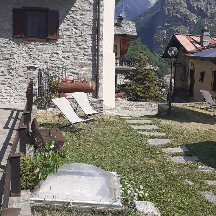 Hotel Ottoz Meuble Courmayeur Eksteriør bilde
