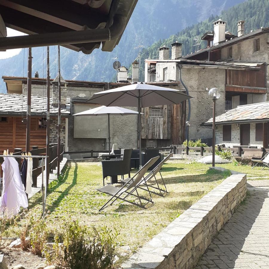 Hotel Ottoz Meuble Courmayeur Eksteriør bilde