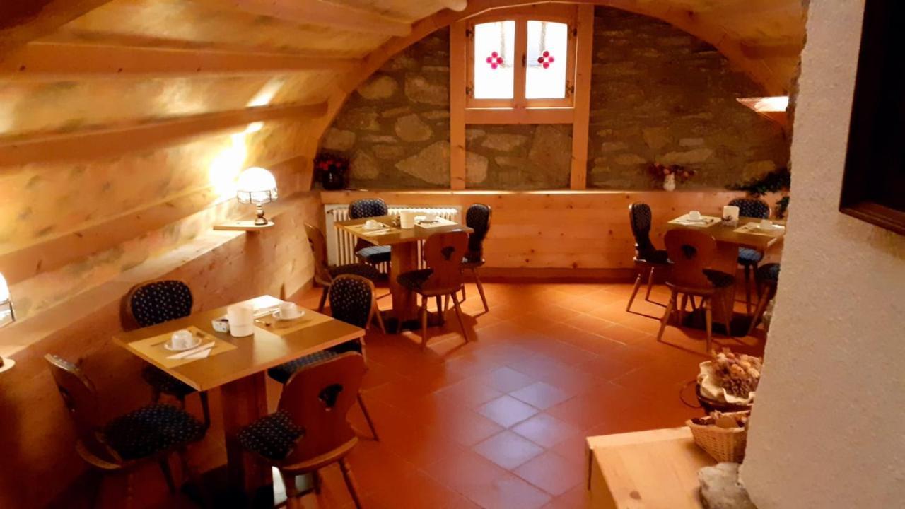 Hotel Ottoz Meuble Courmayeur Eksteriør bilde