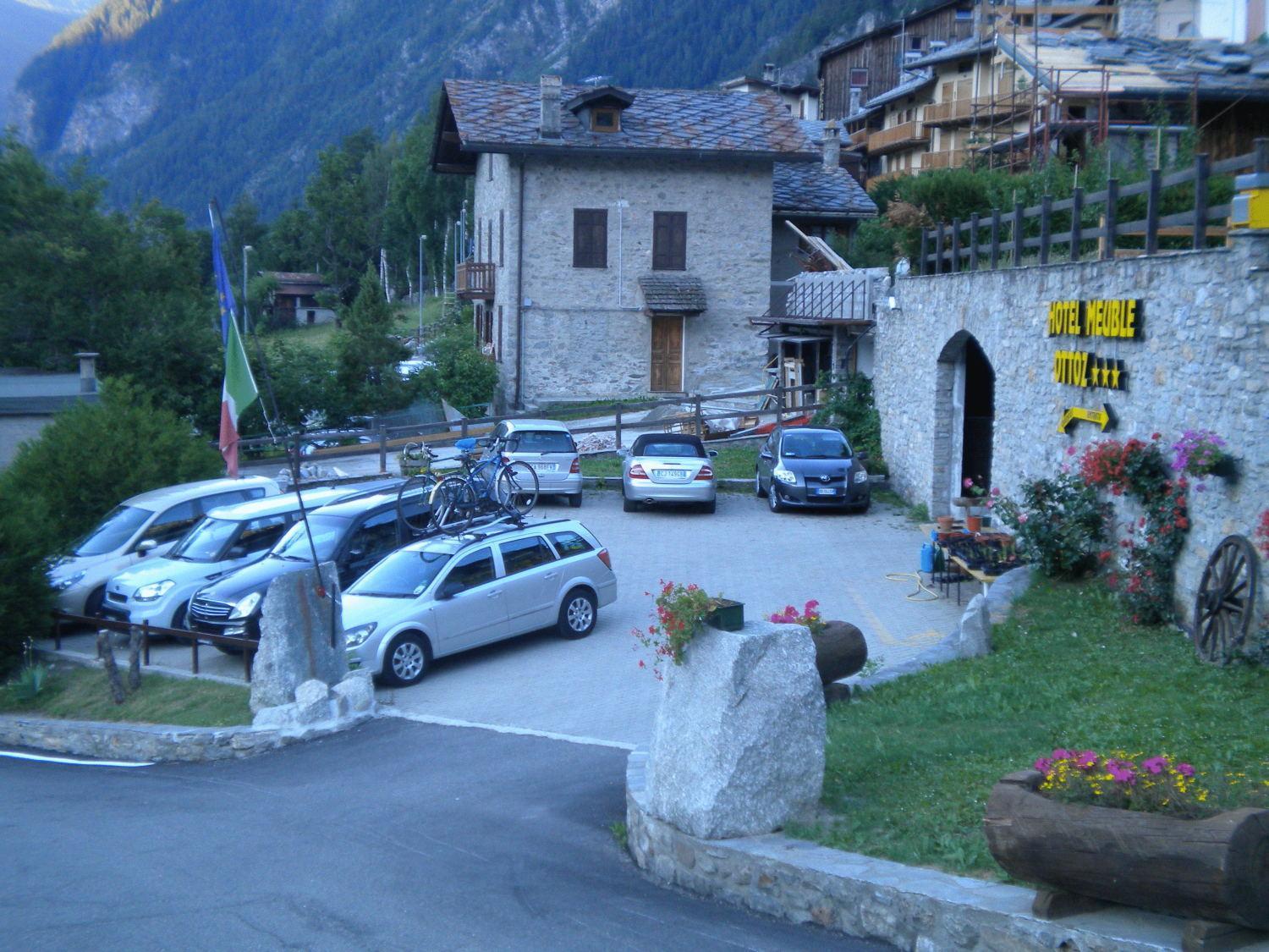 Hotel Ottoz Meuble Courmayeur Eksteriør bilde