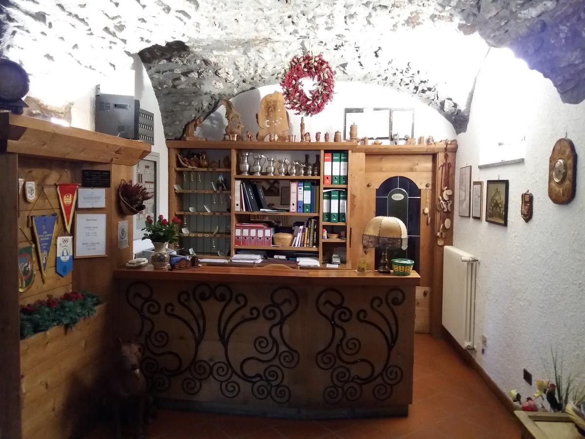 Hotel Ottoz Meuble Courmayeur Eksteriør bilde