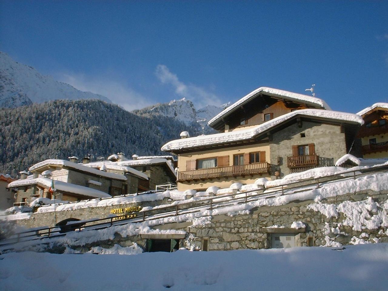 Hotel Ottoz Meuble Courmayeur Eksteriør bilde