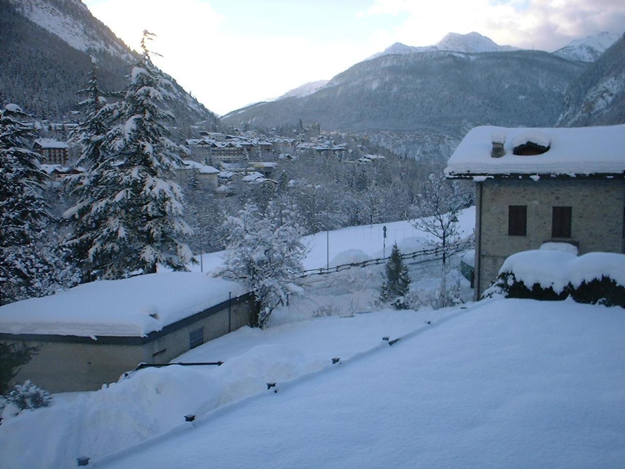 Hotel Ottoz Meuble Courmayeur Eksteriør bilde
