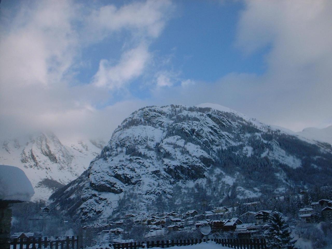 Hotel Ottoz Meuble Courmayeur Eksteriør bilde